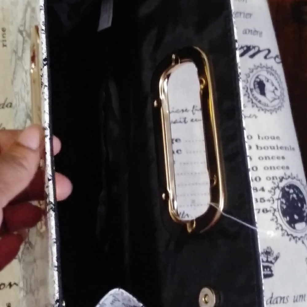 Handbag - Picture 2 of 4